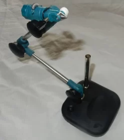 Stonefly -perhopenkki Pöytäjalustalla